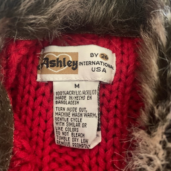 Red Cropped Faux Fur Cardigan - Picture 2 of 5